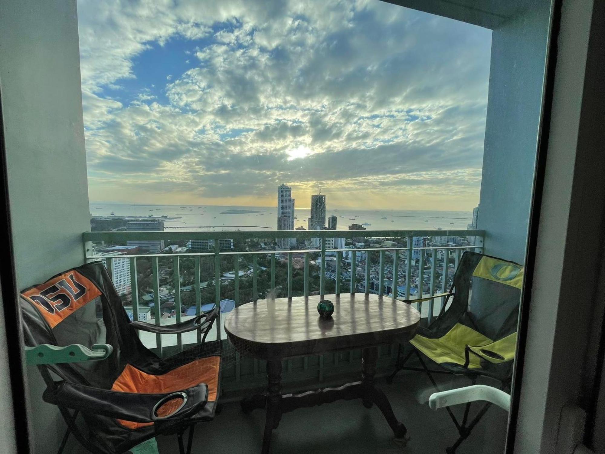 Green Residences Staycation By Pbyy Манила Екстериор снимка