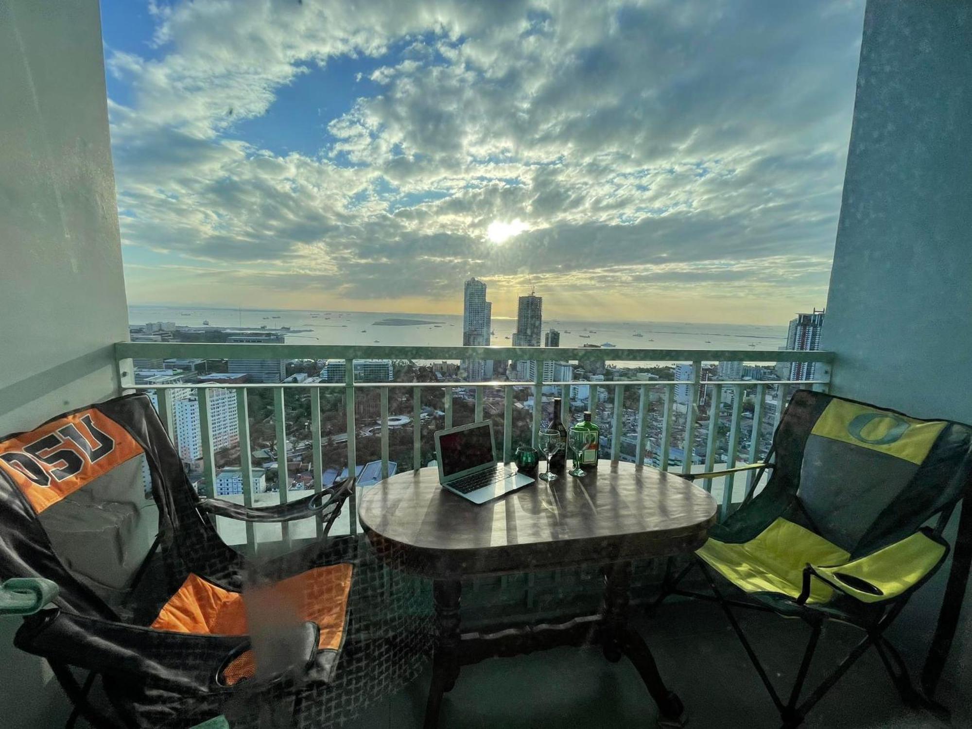 Green Residences Staycation By Pbyy Манила Екстериор снимка